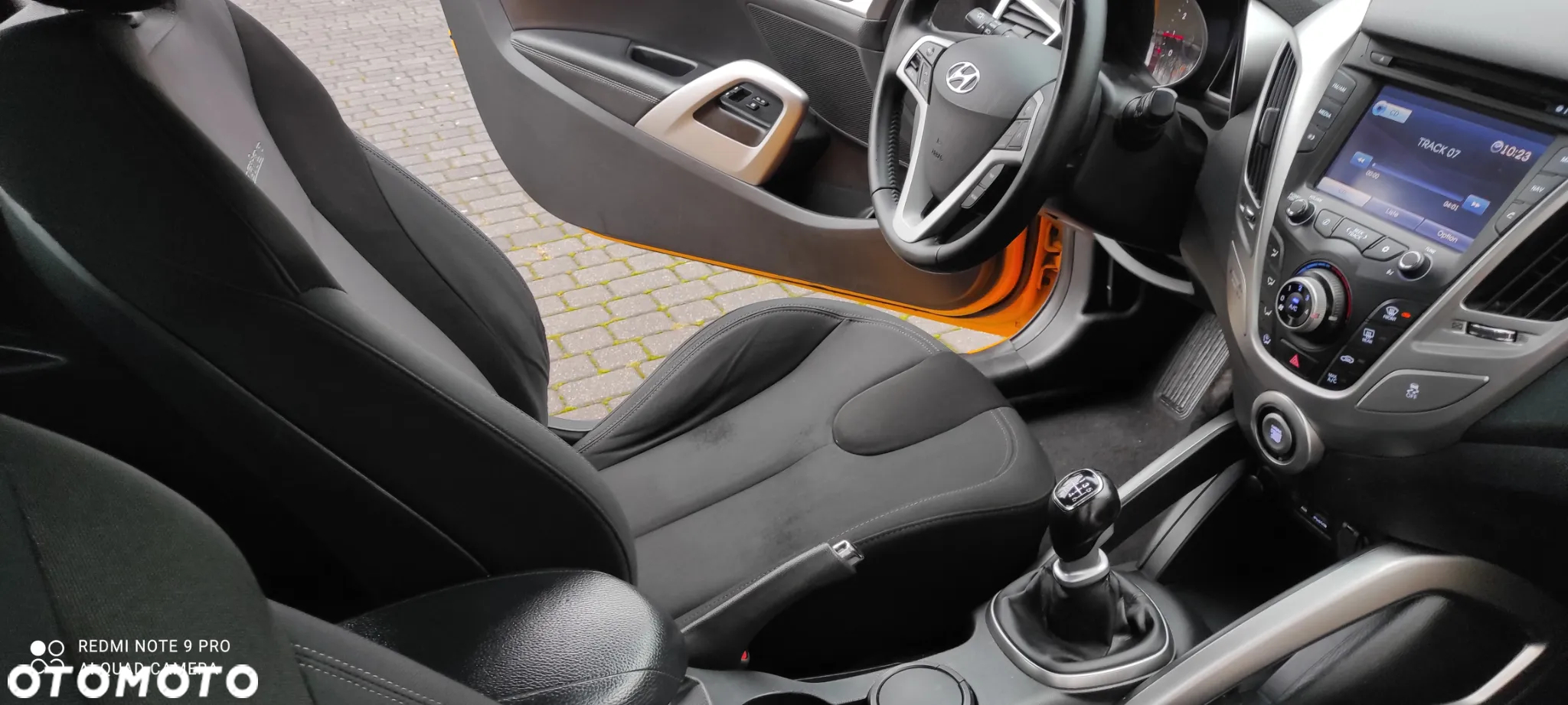 Hyundai Veloster 1.6 GDI Comfort - 26