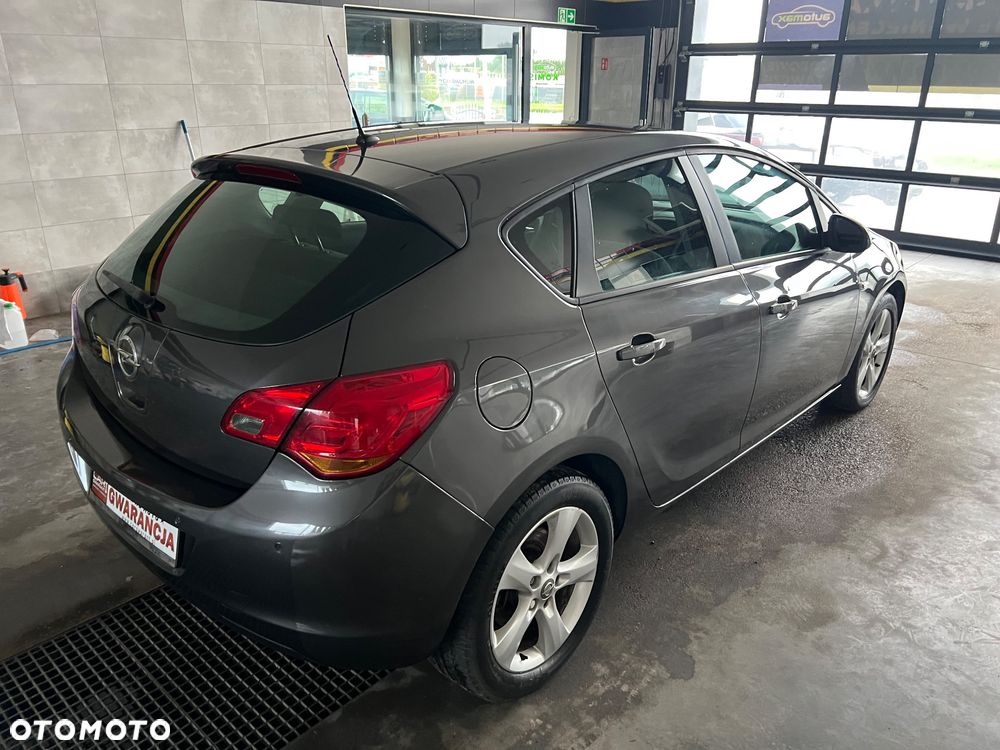 Opel Astra 1.7 CDTI Cosmo - 8
