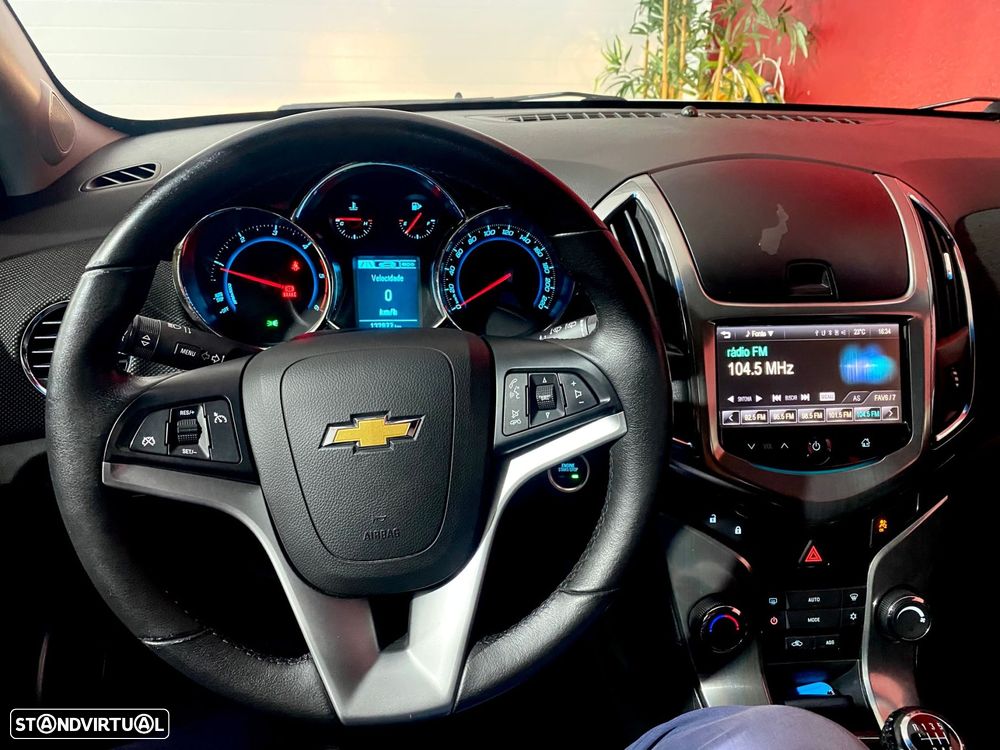 Chevrolet Cruze SW 1.7 VCDi LTZ - 31
