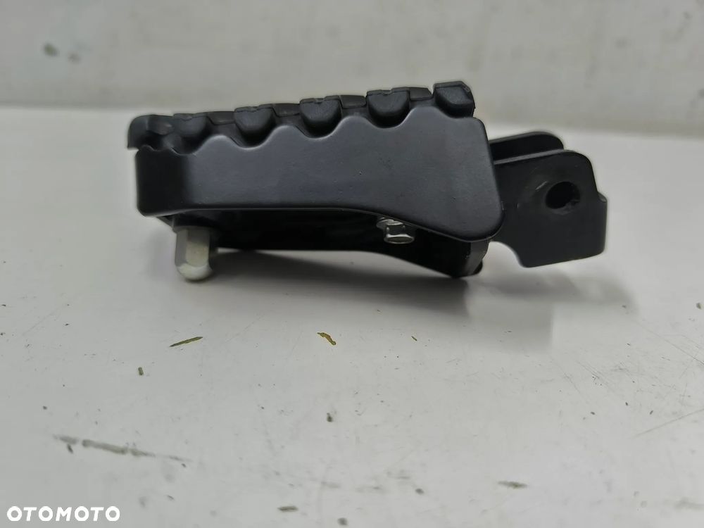 Podnóżek Lewy Suzuki DL 800 - 3