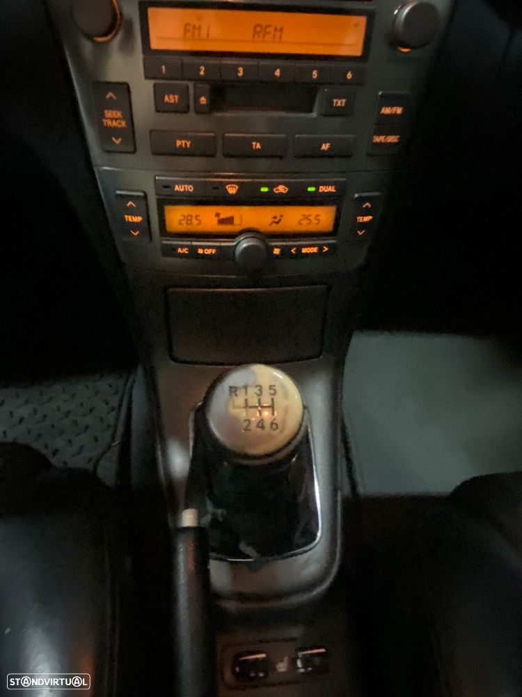 Toyota Avensis SW 2.2 D-4D - 13