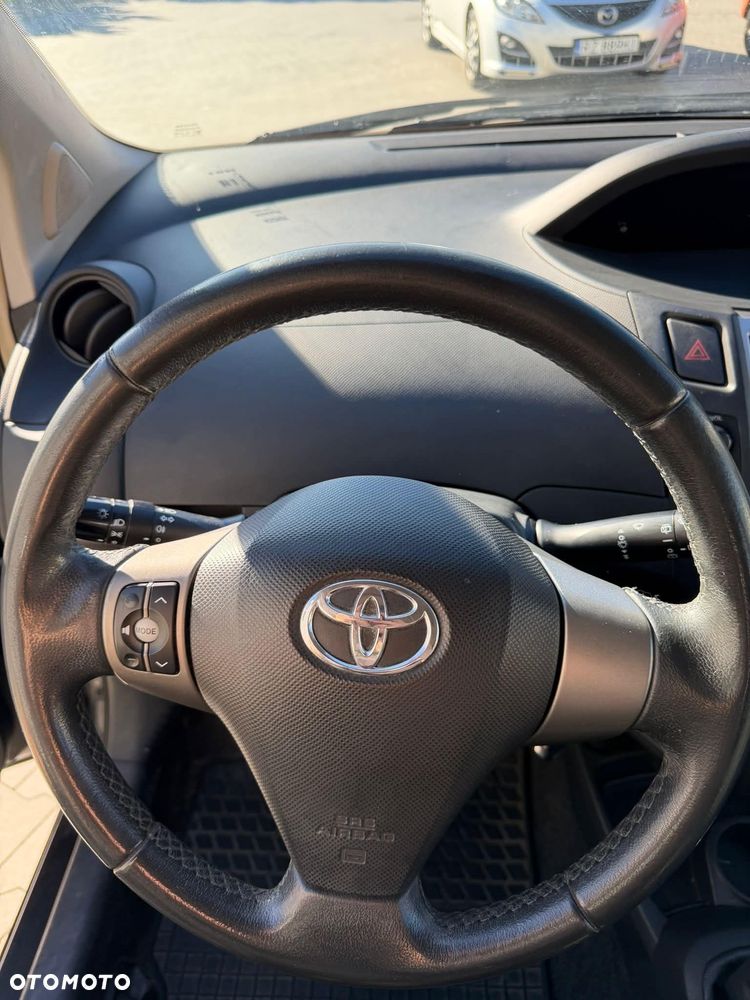 Toyota Yaris 1.0 VVT-i Cool Edition - 3