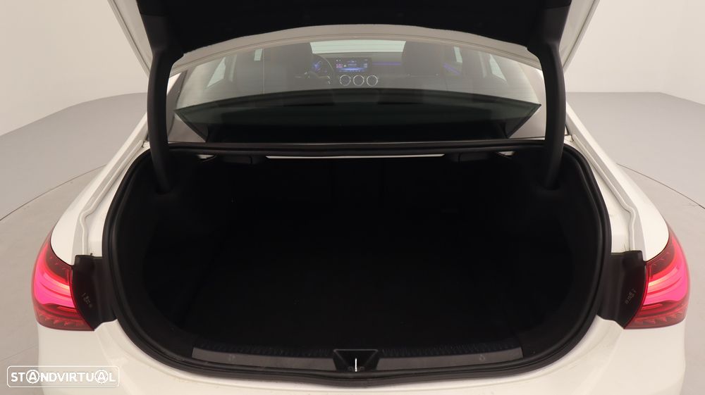 Mercedes-Benz A 200 Limousine d AMG Line Aut. - 29