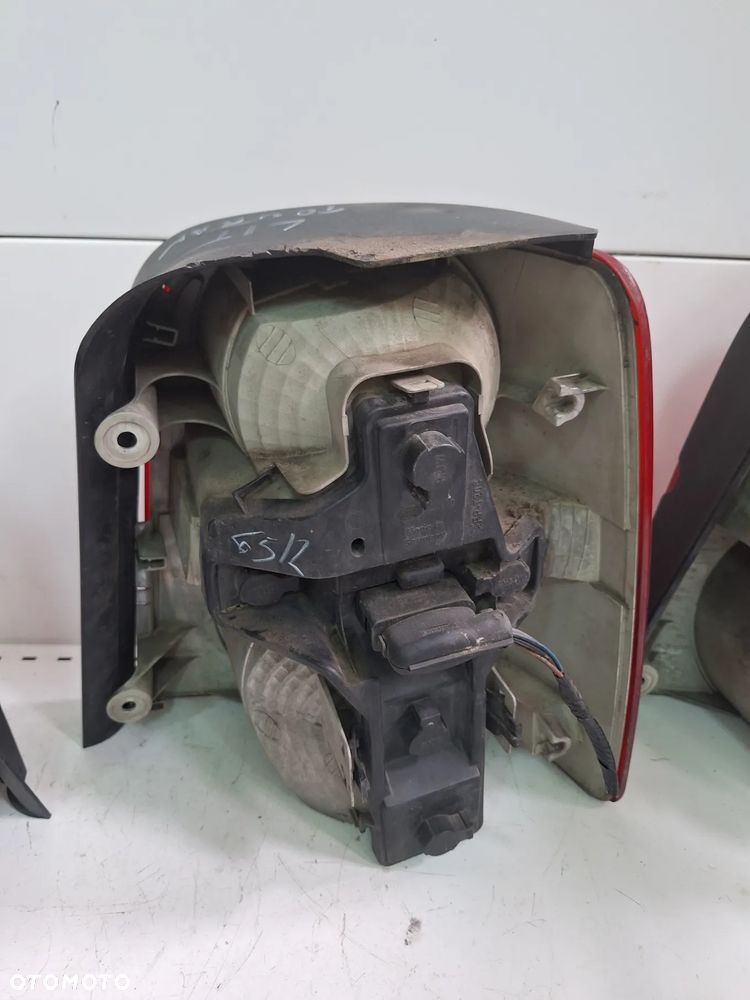 VW TOURAN LAMPA tył tylna lewa lub prawa   (65/1)   (65/2)  (65/3) - 8