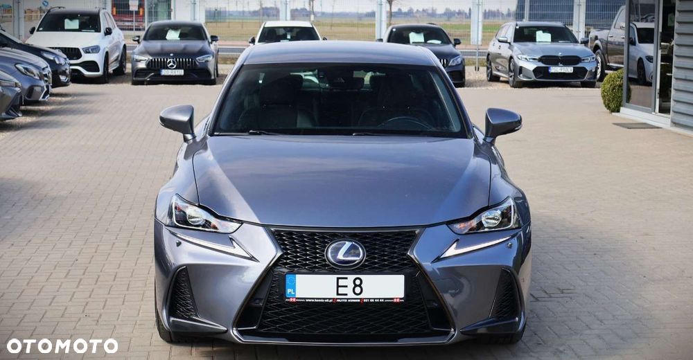Lexus IS - 3