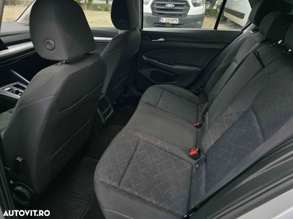 Volkswagen Golf - 10