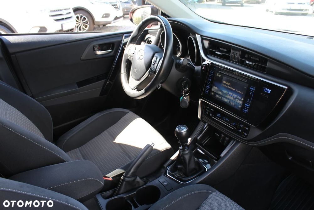 Toyota Auris 1.6 Premium Comfort - 20