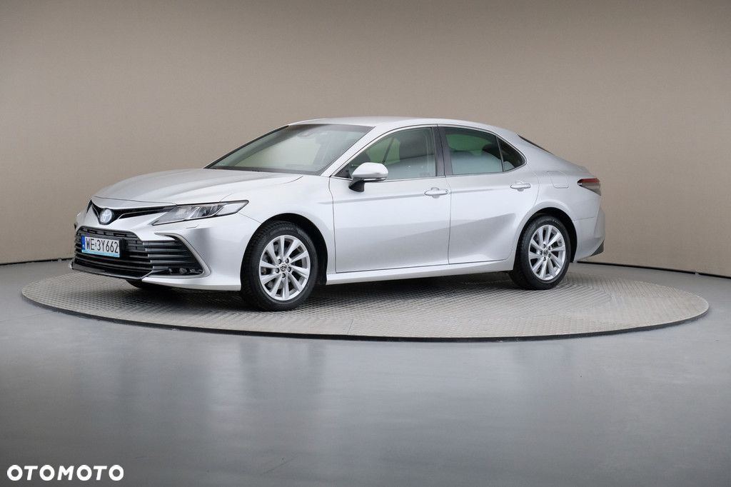 Toyota Camry - 1