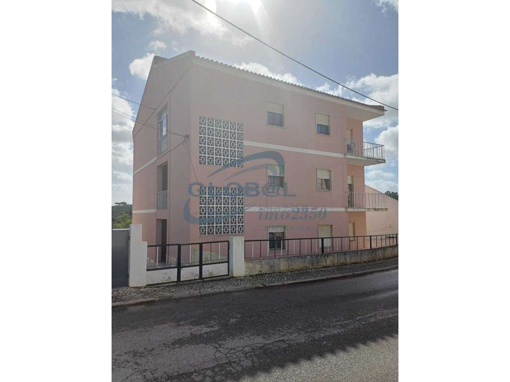 Prédio Loures - Grande imagem: 2/17