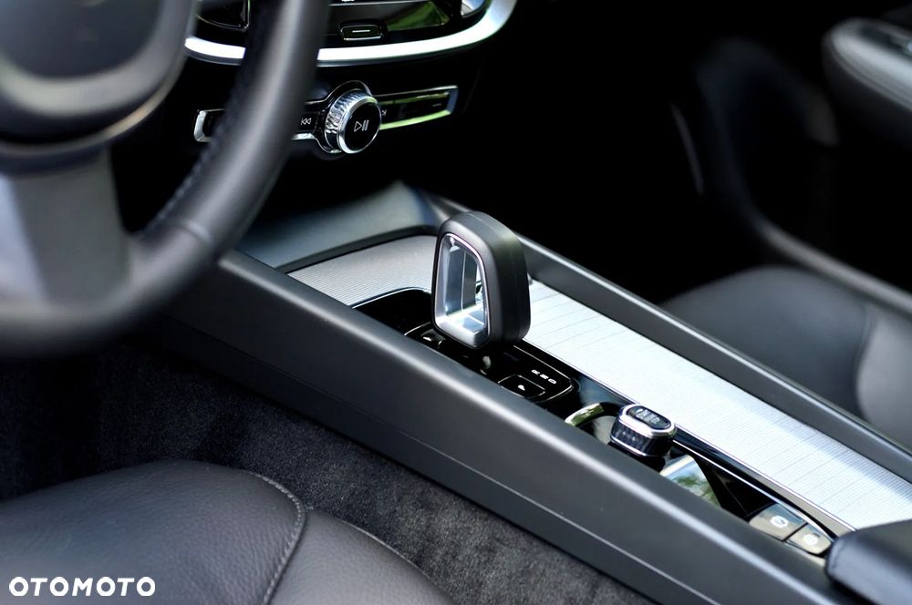 Volvo V60 B4 D Momentum Pro - 17