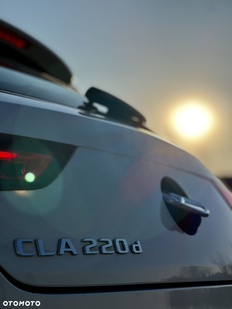 Mercedes-Benz CLA 220 d AMG Line 8G-DCT - 8