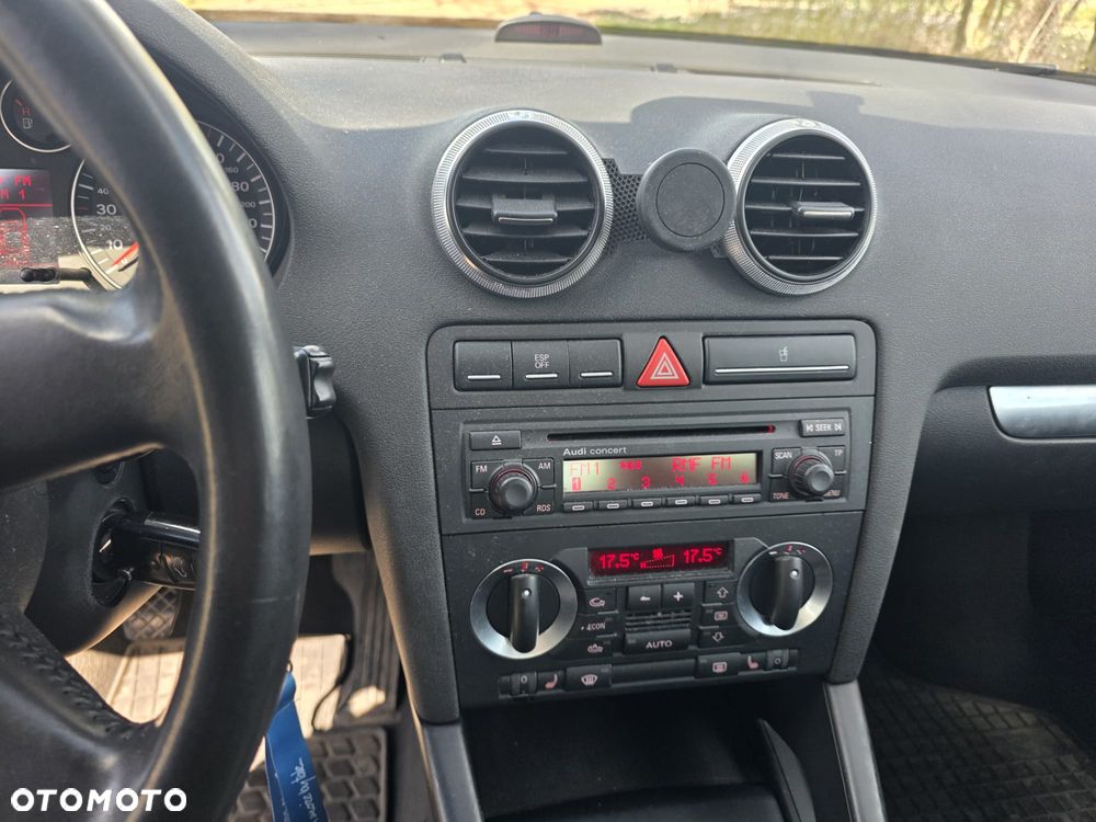 Audi A3 3-drzwiowe 1.6 FSI Ambiente - 10