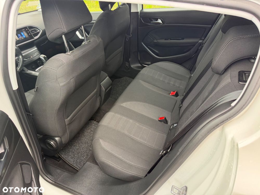 Peugeot 308 110 e-THP Stop & Start Access - 16