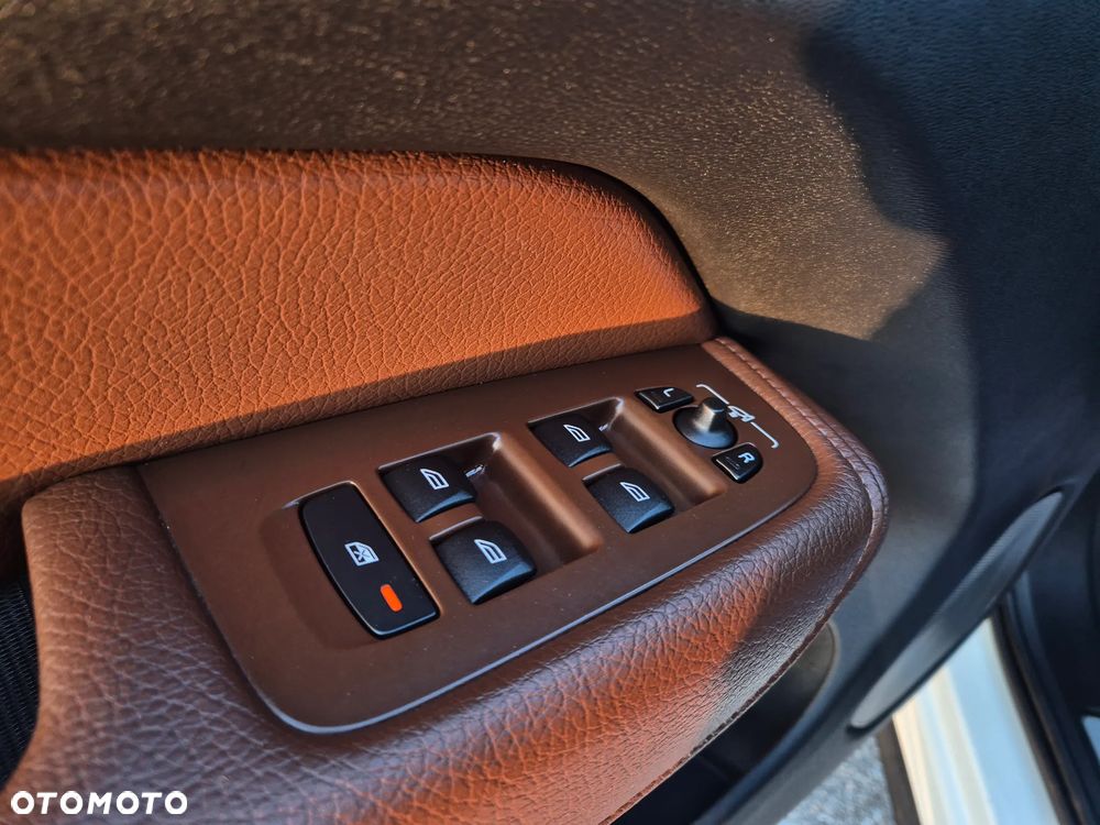 Volvo XC 60 D4 AWD Geartronic Inscription - 29