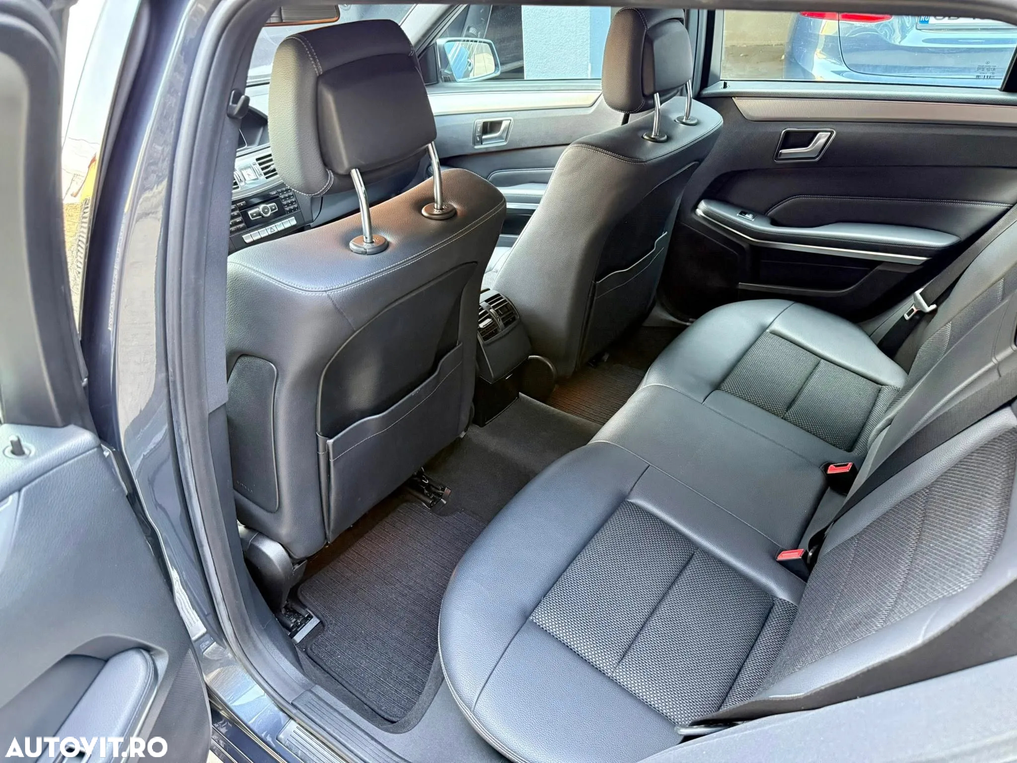 Mercedes-Benz E 200 CDI BlueEfficiency - 14