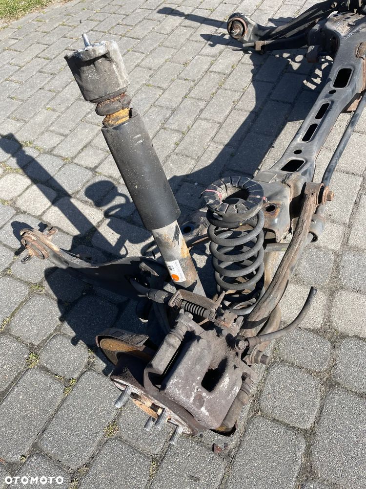 HYUNDAI I30 II 12- 1,6B ZWROTNICA PIASTA belka tył kompletna wahacz komplet kombi - 2
