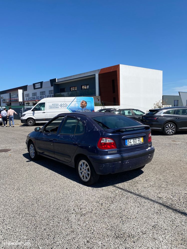 Renault Mégane 1.4 16V RXE - 5
