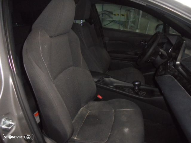 Carro MOT: 2ZRFXE CXVEL: CVFC TOYOTA CHR 2017 1.8 HYBRID 122CV 5P CINZENTO GASOLINA - 7
