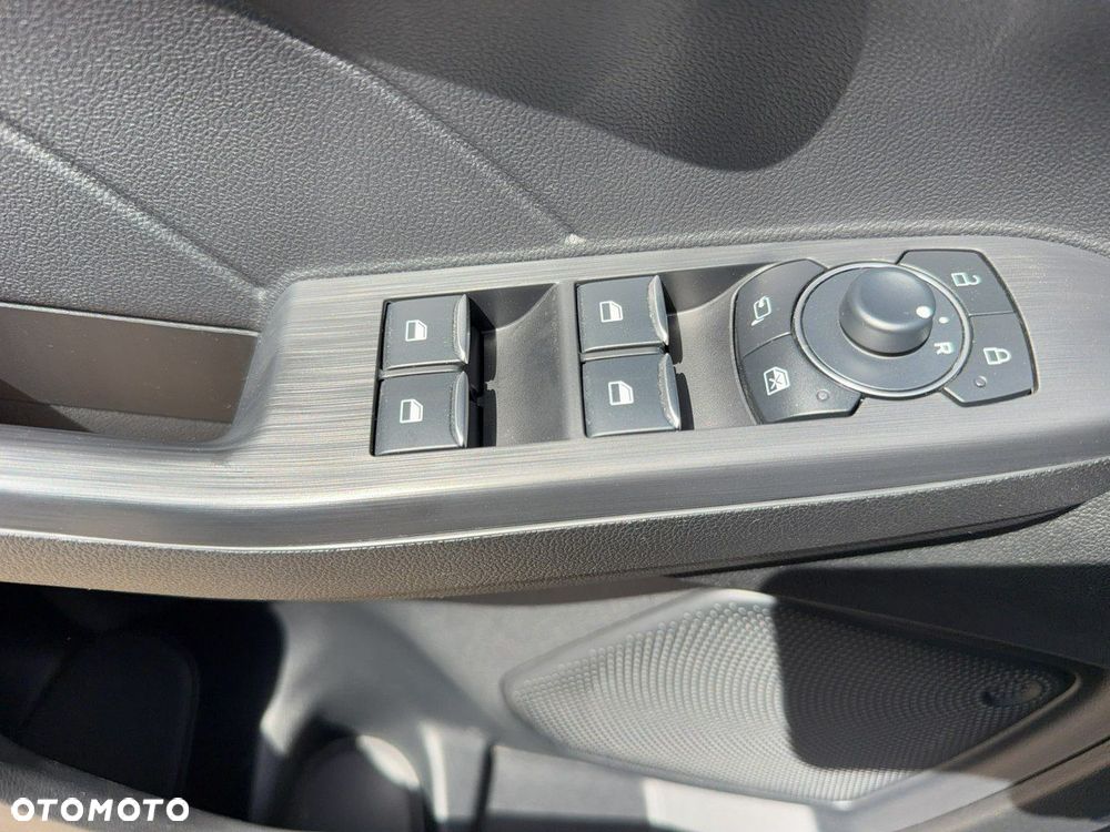 Ford Kuga - 12