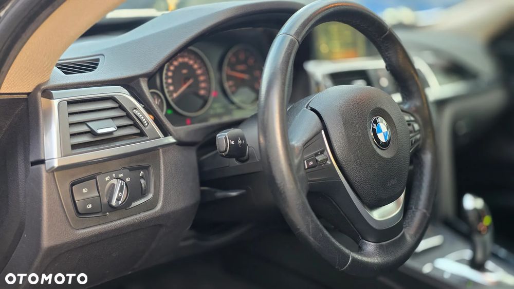 BMW Seria 3 318d Luxury Line - 20