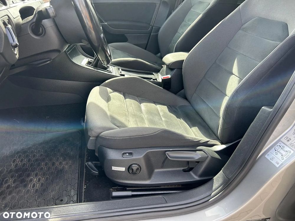 Volkswagen Golf 1.6 TDI SCR Comfortline - 15