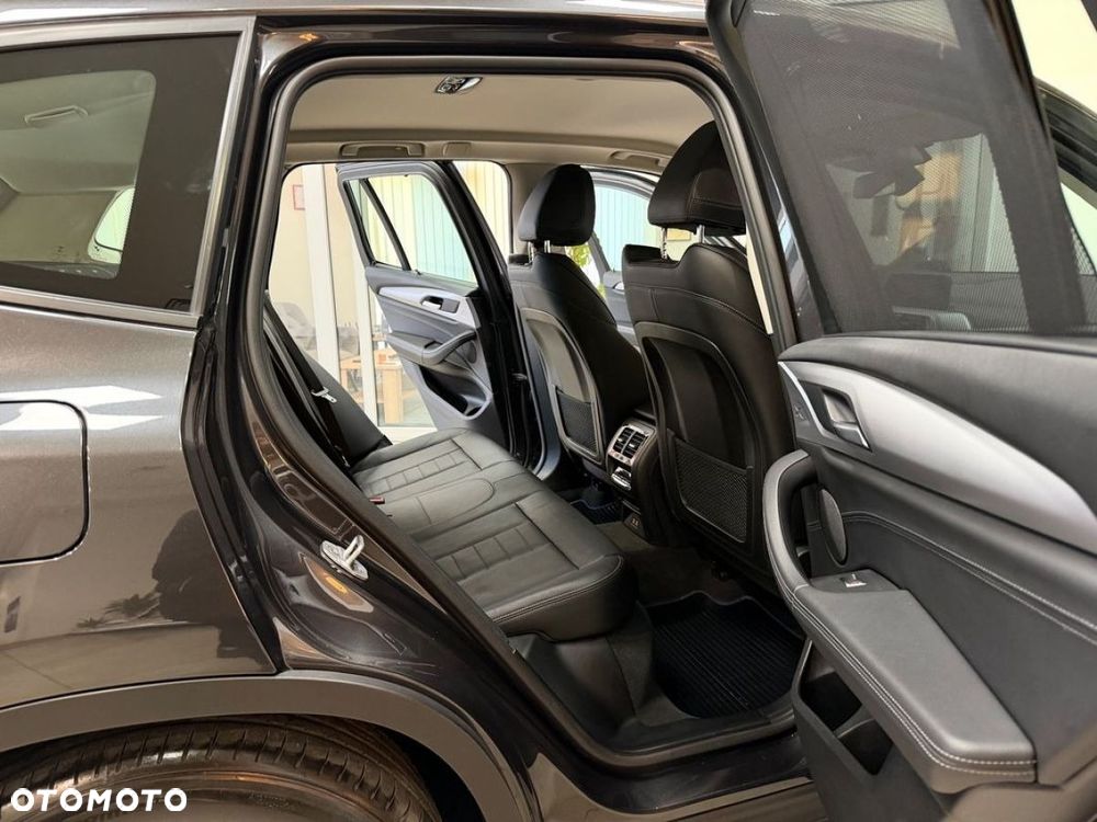 BMW X3 xDrive30e M Sport - 35