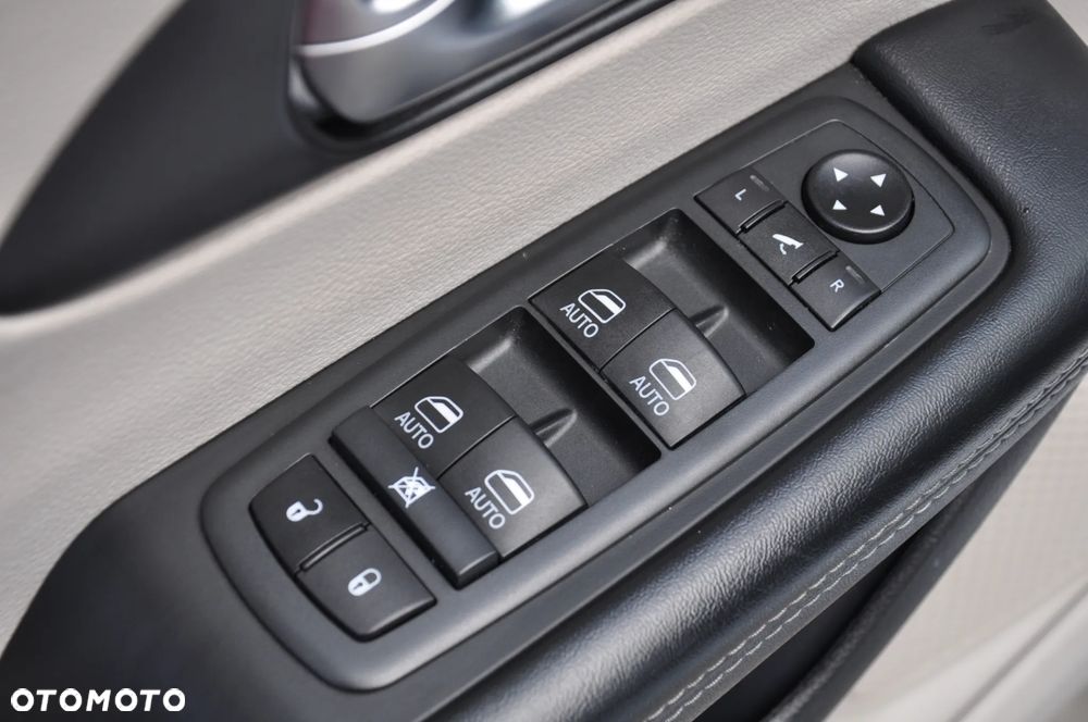 Chrysler Pacifica - 22