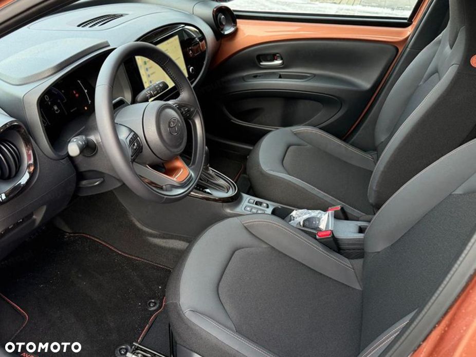 Toyota Aygo X Hybrid 1.5 Style e-CVT - 8