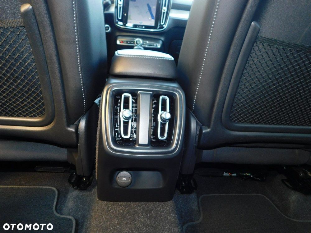 Volvo XC 40 D3 Momentum Pro - 12