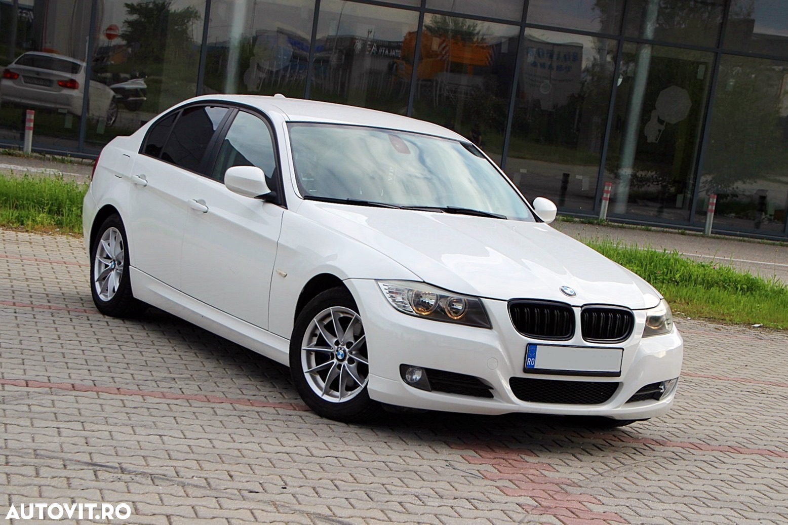 BMW Seria 3 318d - 10