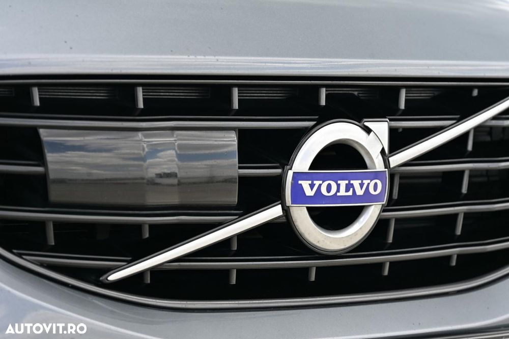 Volvo XC 60 D5 AWD Geartronic Momentum - 31