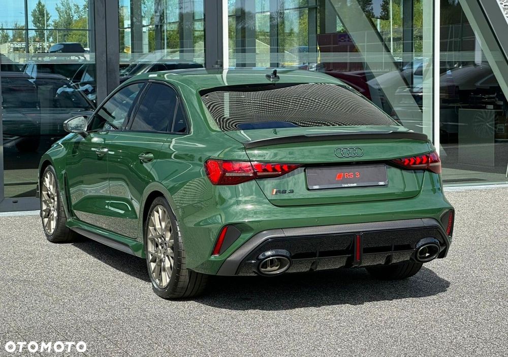 Audi RS3 Limousine - 11