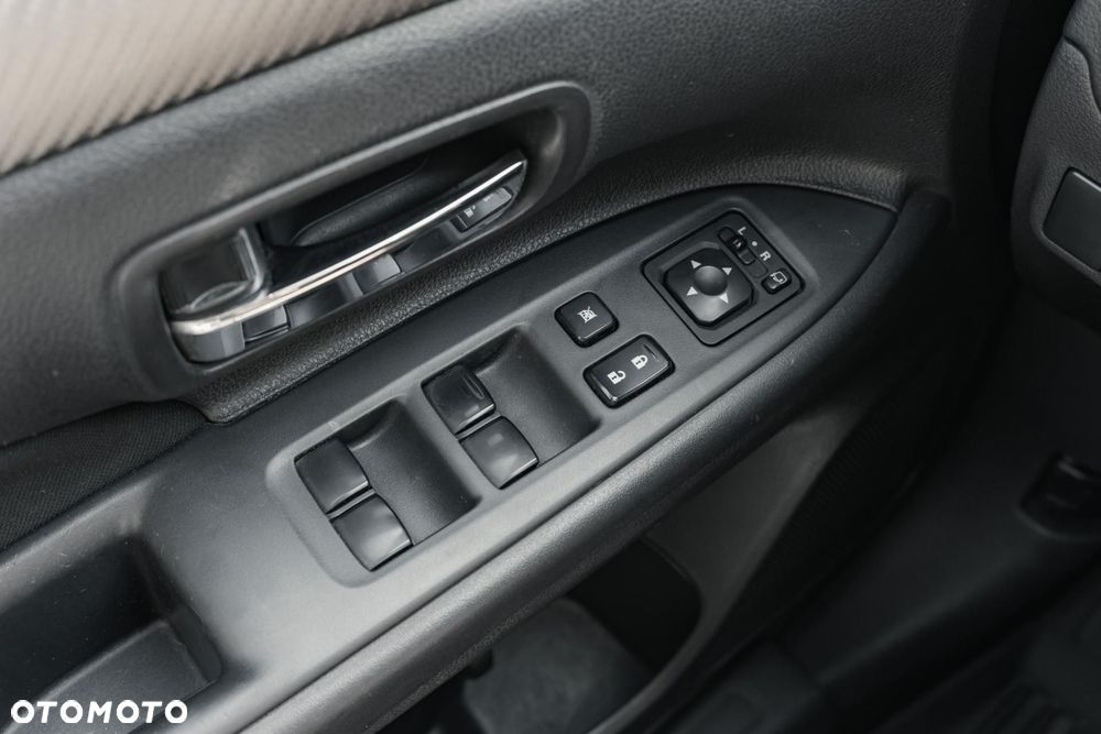 Mitsubishi Outlander 2.2 DID Intense - 24
