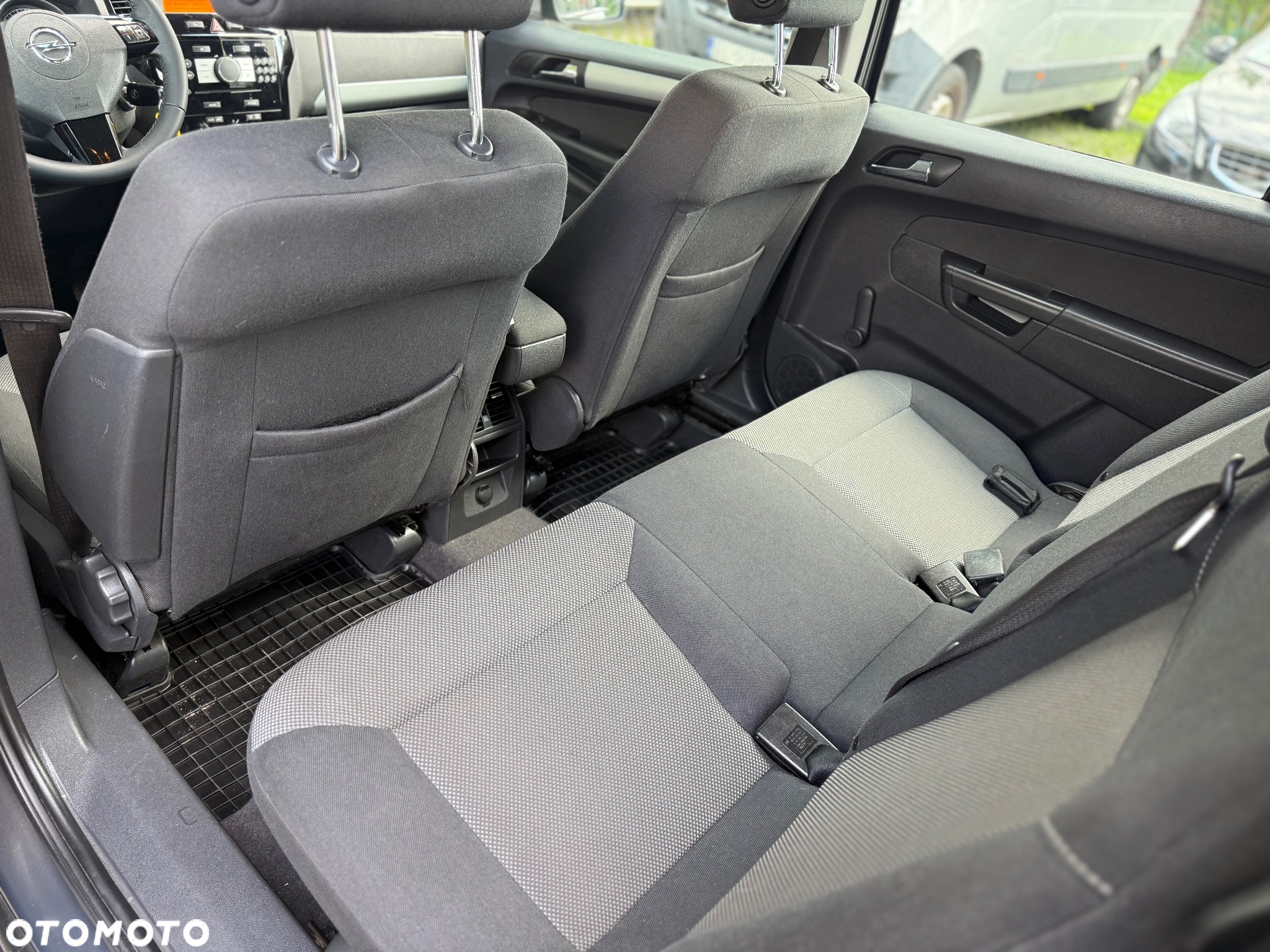 Opel Zafira 1.6 - 8