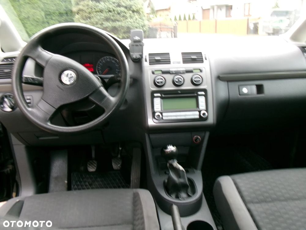 Volkswagen Touran - 8