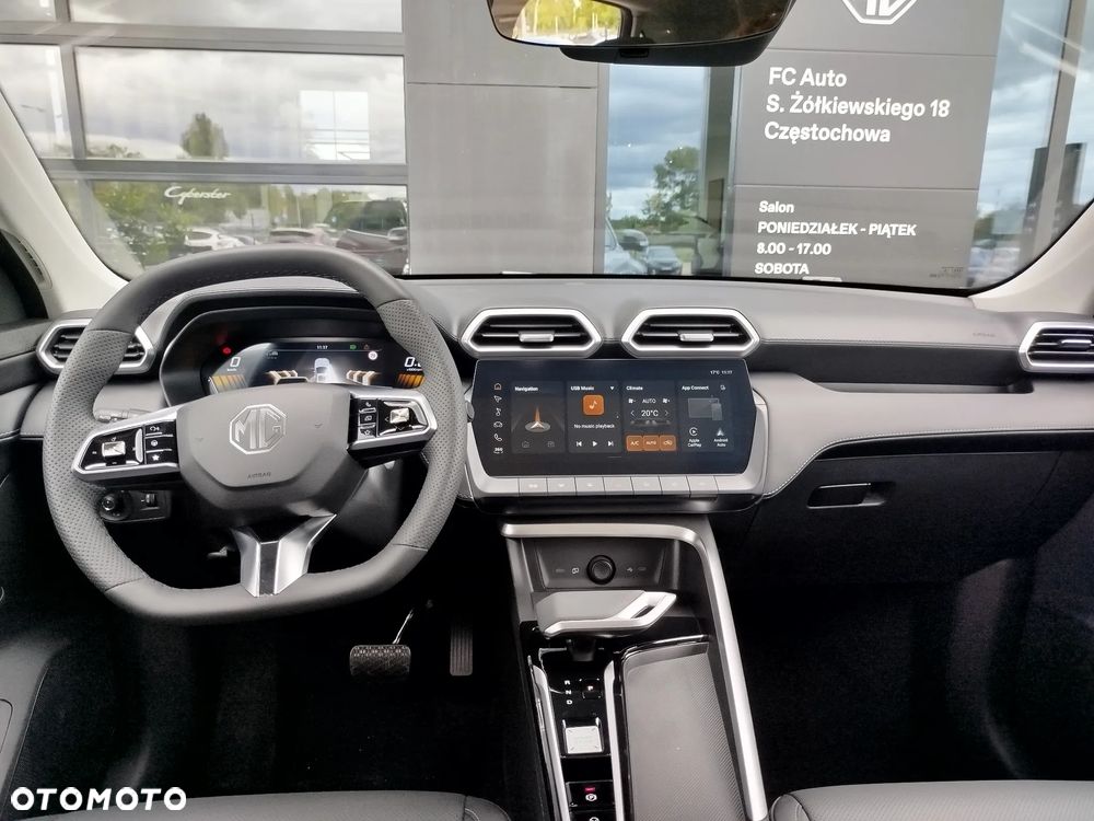 MG ZS Hybrid+ - 10