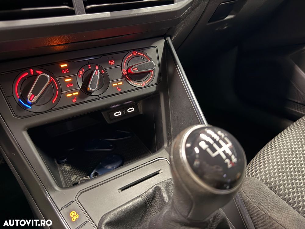 Volkswagen Polo 1.0 - 17