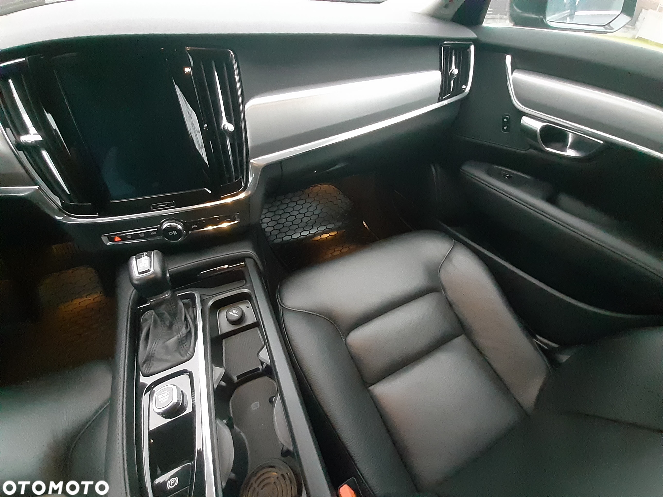Volvo V90 D3 Momentum - 18