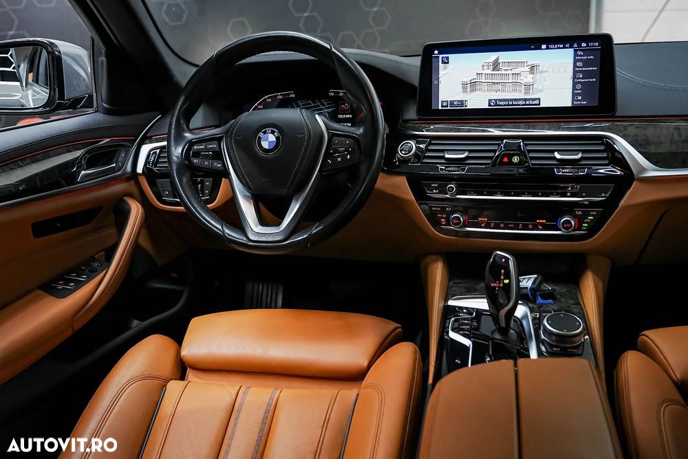 BMW Seria 5 530i Aut. Luxury Line - 7