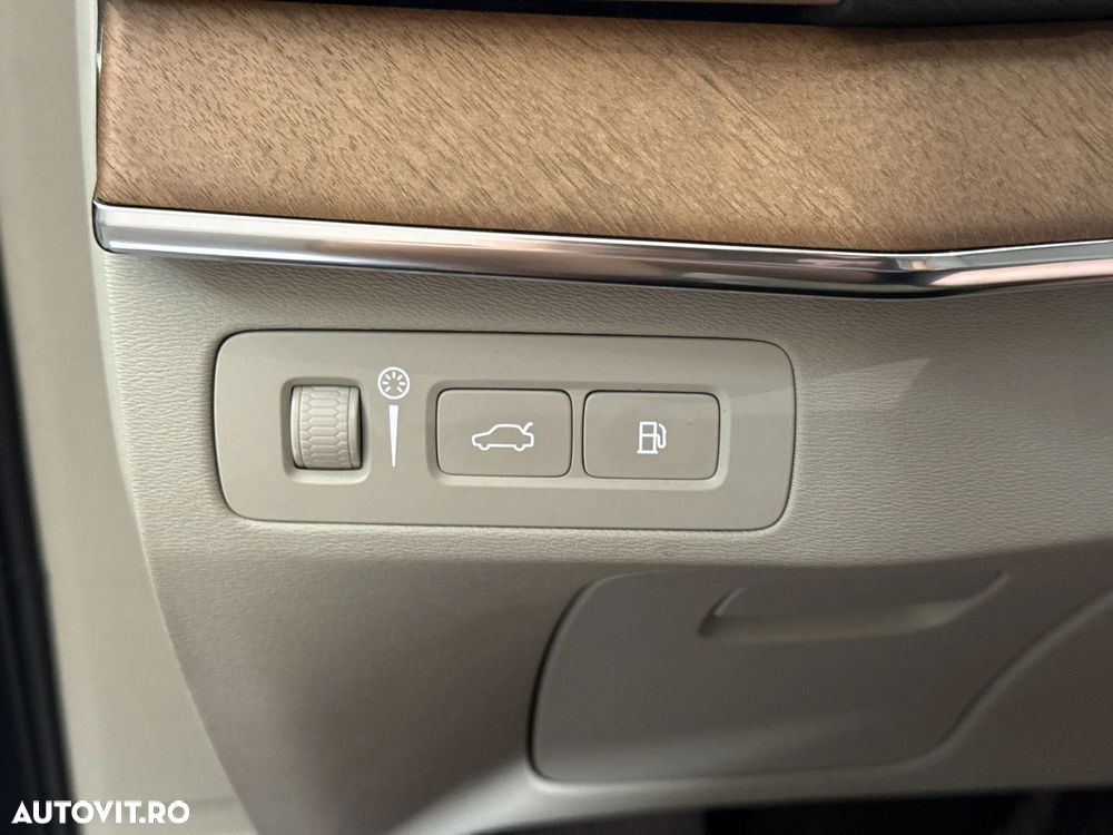 Volvo XC 90 Recharge T8 eAWD R-Design - 16