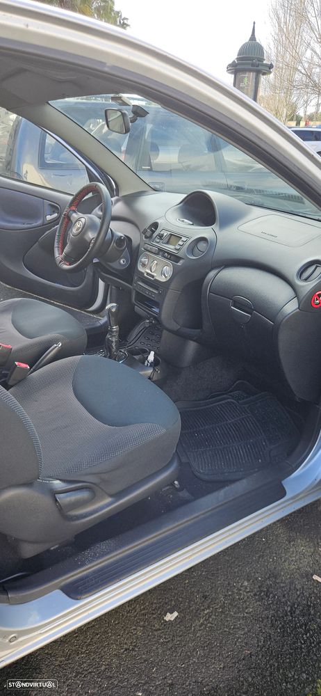 Toyota Yaris 1.4 D-4D Sol AC - 5