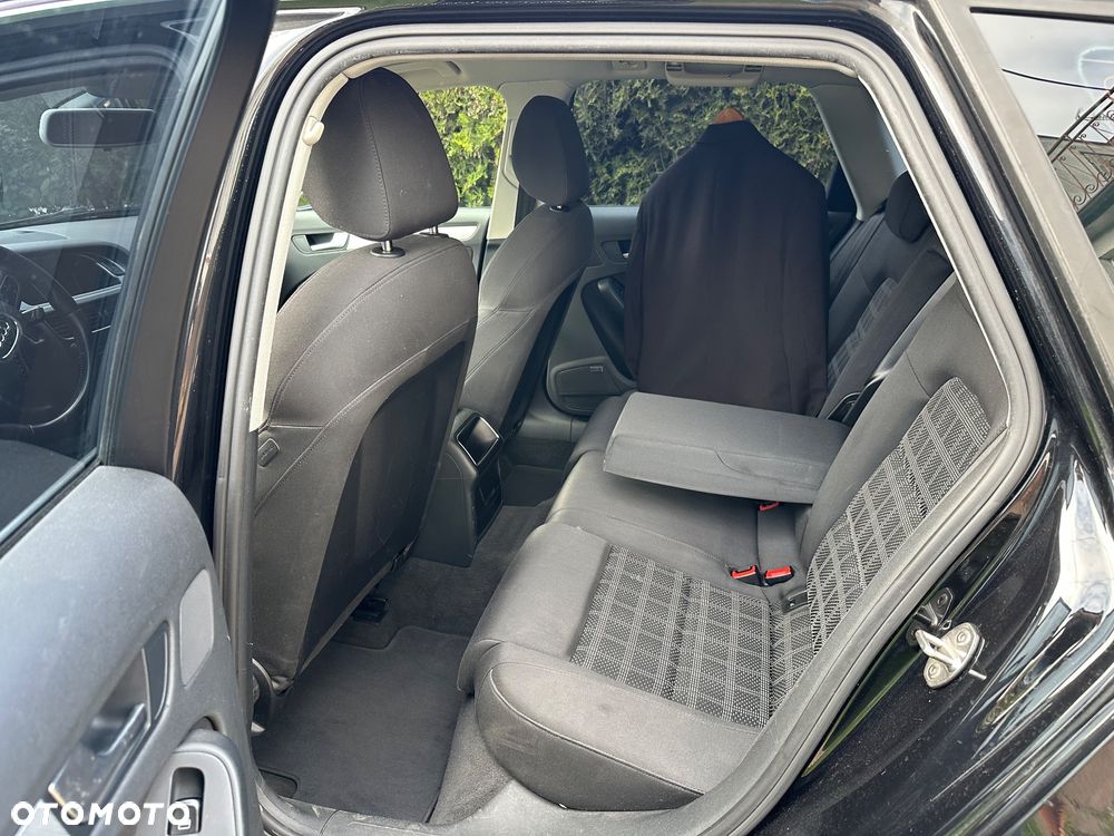 Audi A4 Avant 2.0 TDI Quattro Line - 25