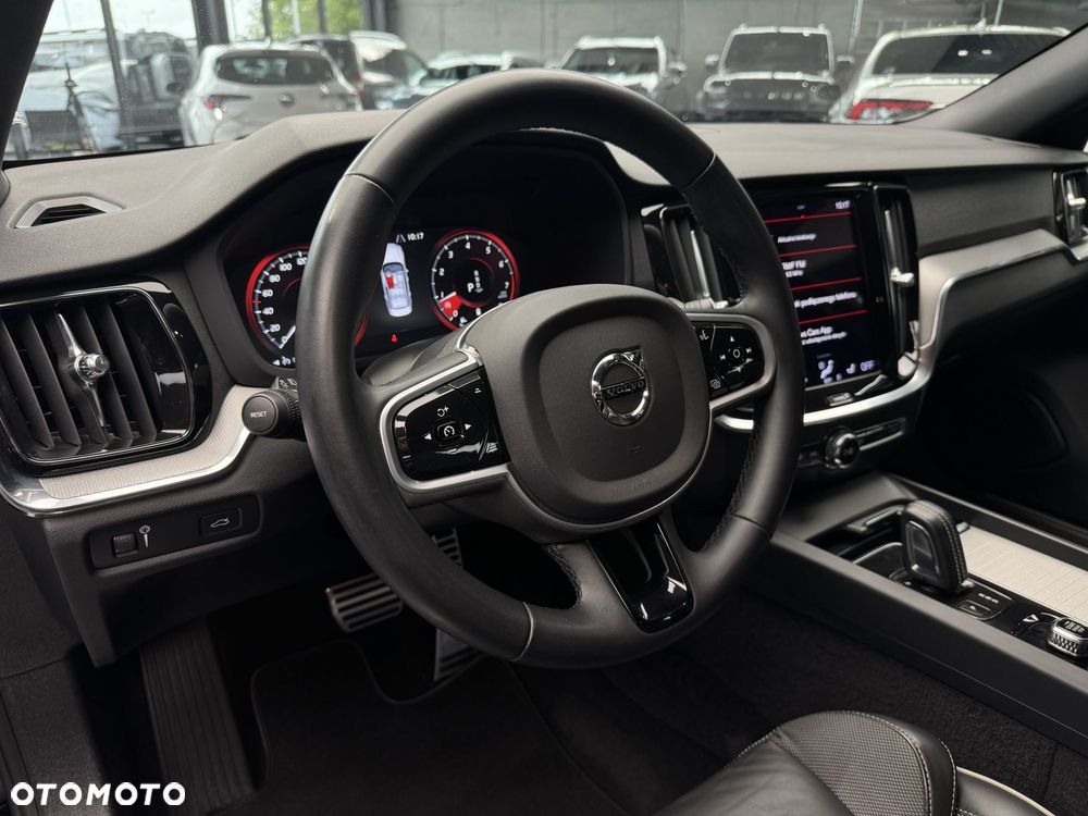 Volvo S60 T5 R-Design - 10
