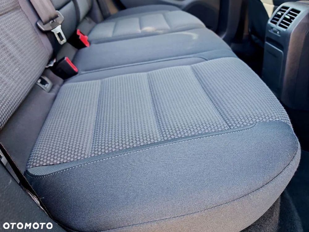 Volkswagen Golf 2.0 TDI SCR Comfortline - 22