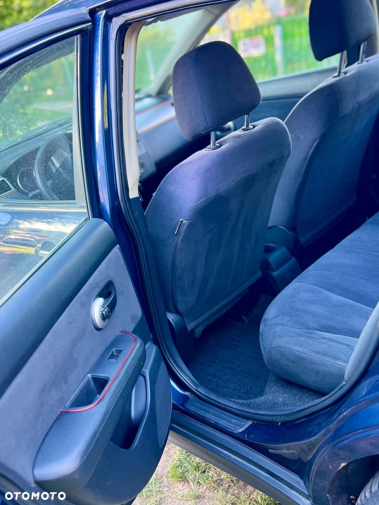 Nissan Tiida 1.6 Acenta - 12