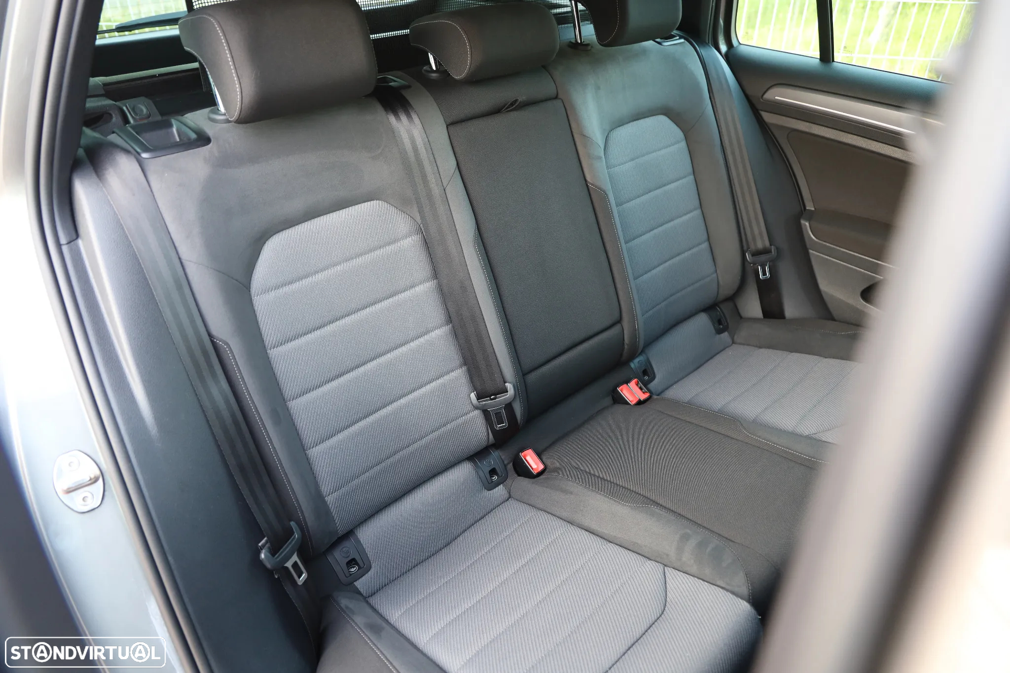 VW Golf Variant 1.6 TDi R-Line - 7