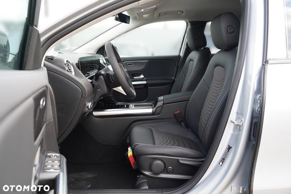 Mercedes-Benz GLA 200 mHEV Progressive 7G-DCT - 11