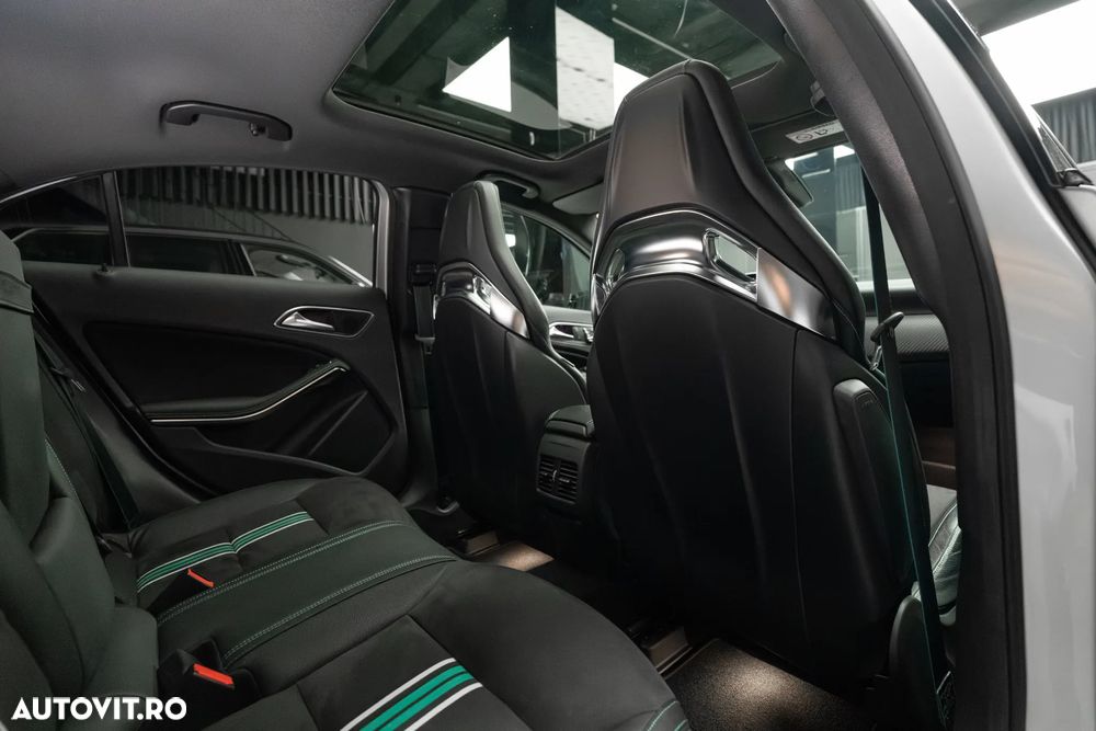 Mercedes-Benz A 45 AMG 4Matic AMG Speedshift 7G-DCT PETRONAS 2015 World Champion Edition - 33