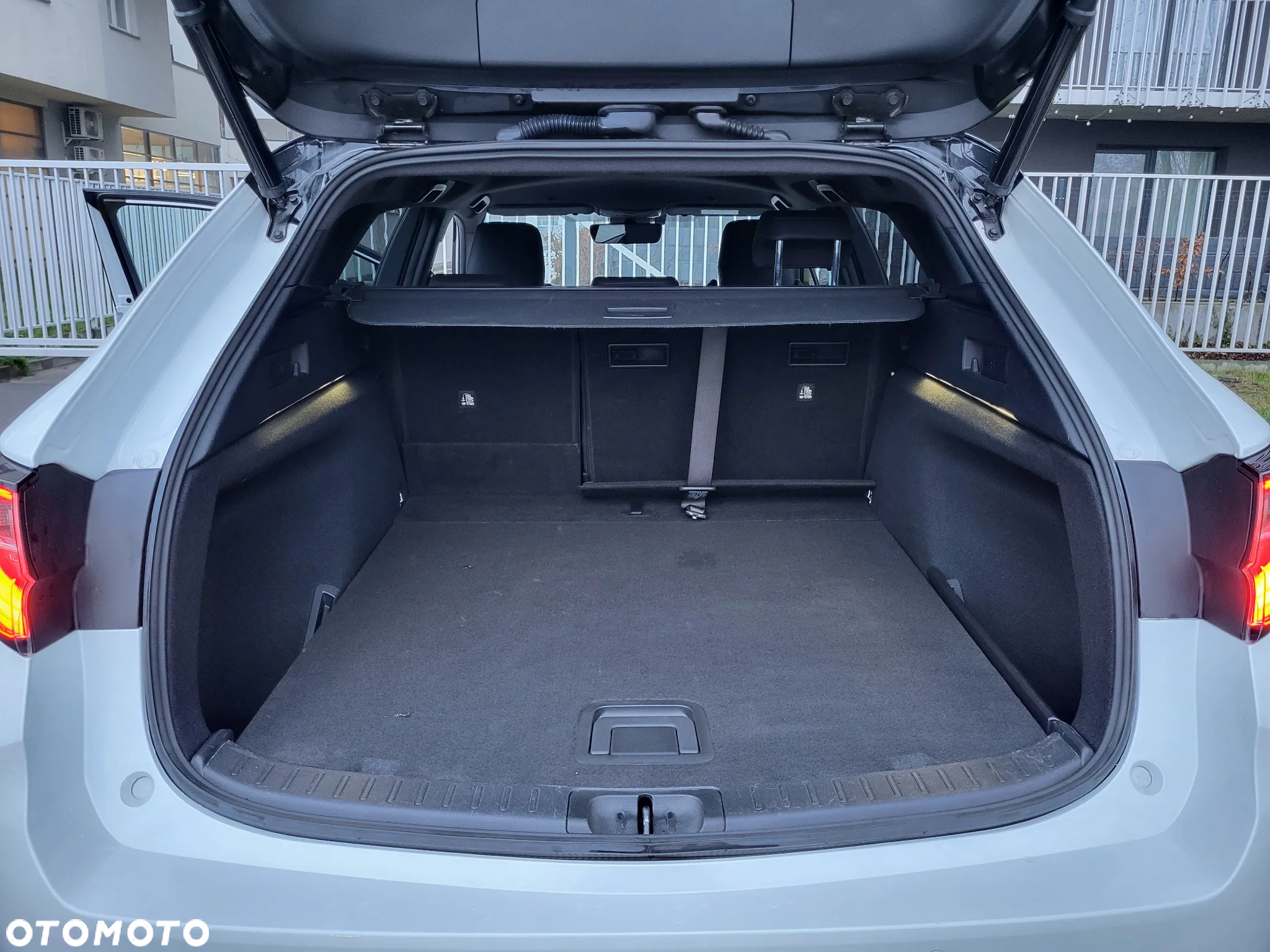 Toyota Corolla 1.8 Hybrid GR Sport Dynamic - 33