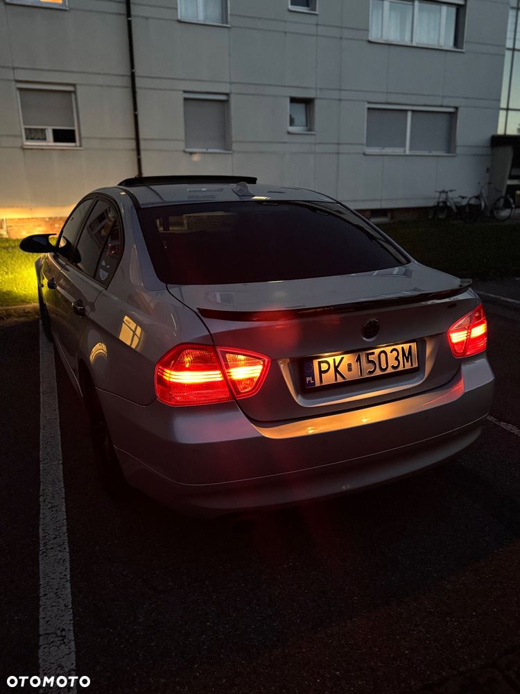 BMW Seria 3 320i - 11